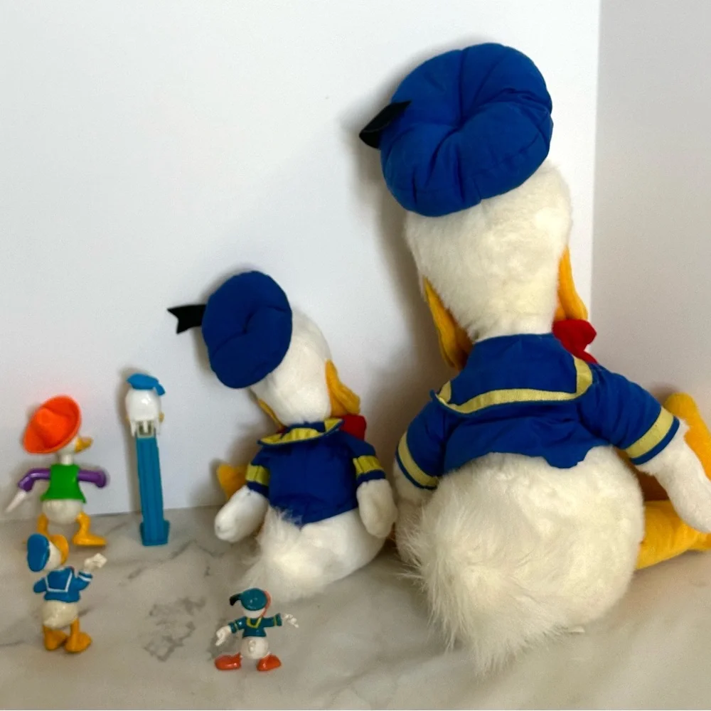 Vintage collection of Donald Duck Toy Set